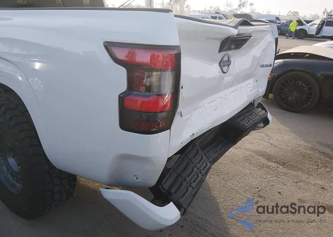 2025 Nissan Frontier King Cab Sv 4X4 z USA, uszkodzony, nr VIN 1N6ED1CM6SN613855
